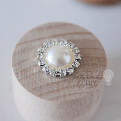 Crystal_and_pearl_round_embellishment_small_decorating_for_diy_wedding_stationery_and_invitations