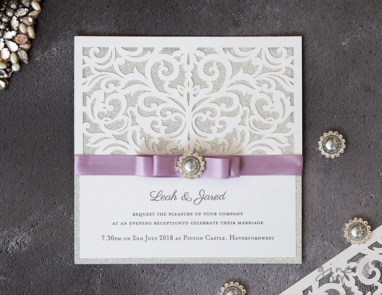 DIY_wedding_invitation_in_dusky_lilac_and_silver