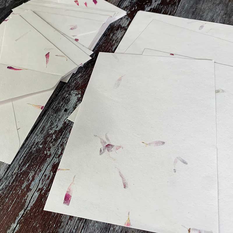 Handmade-paper-and-envelopes-with-pink-flowers