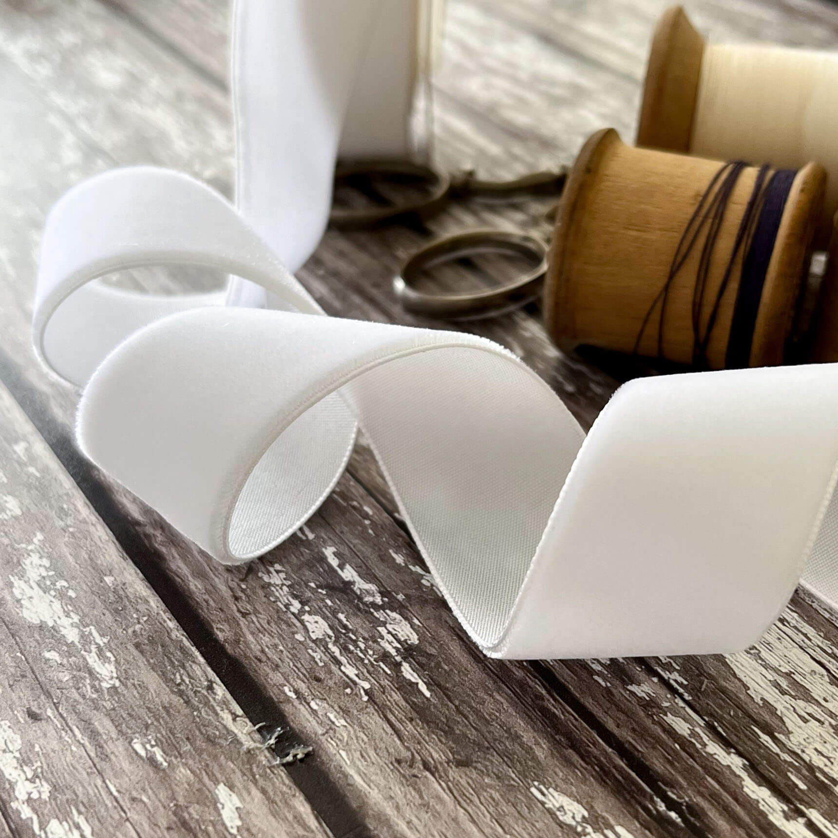 1-inch-wide-white-velvet-ribbon
