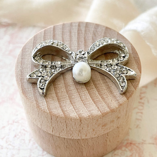 little-crystal-and-pearl-bow