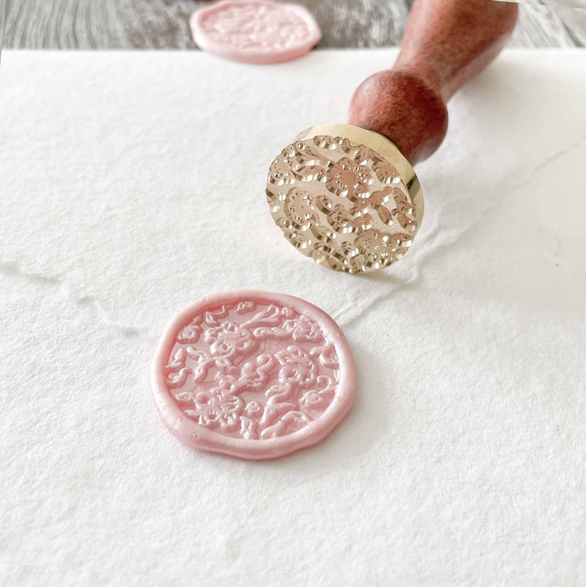 wax-seal-with-floral-print