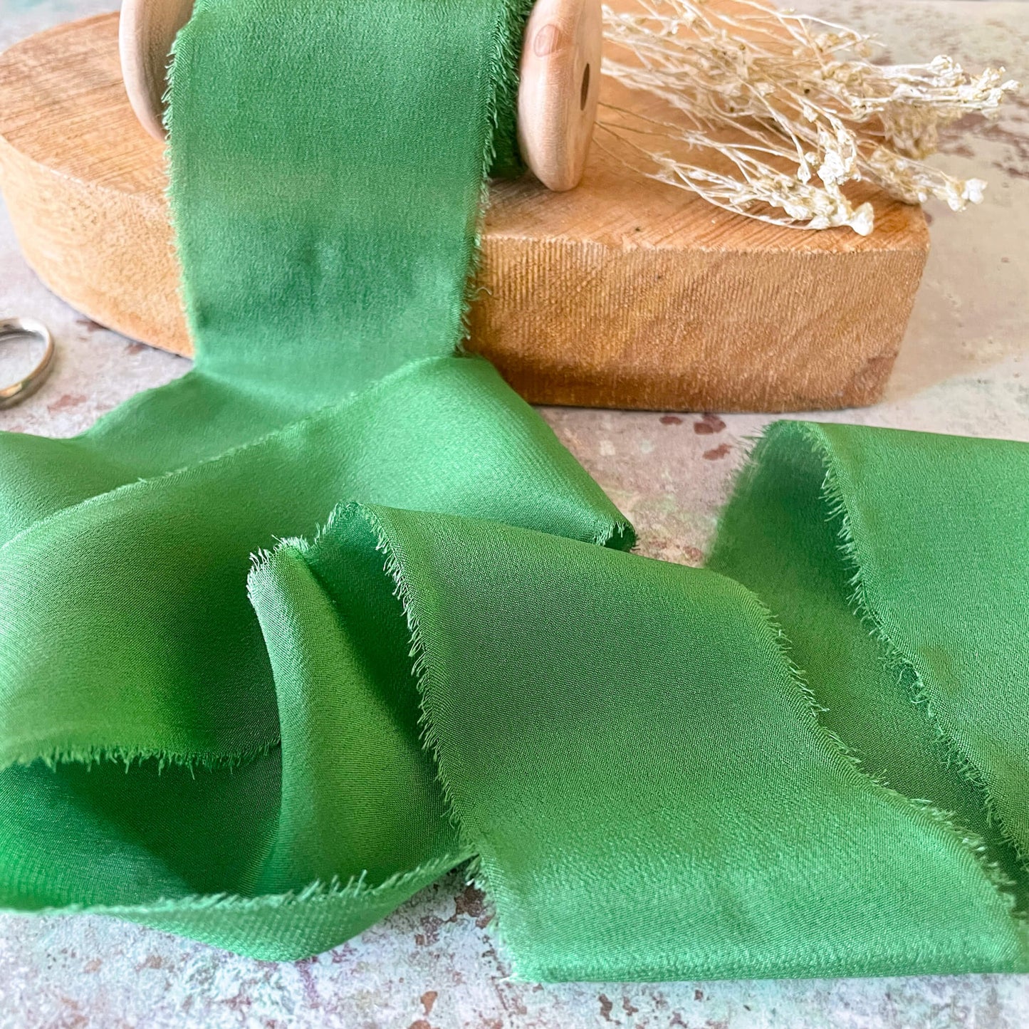 silk-ribbon-emerald-green