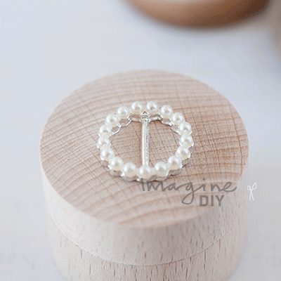 Small_round_pearl_buckle_for_decorating_wedding_stationery_and_paper_crafts