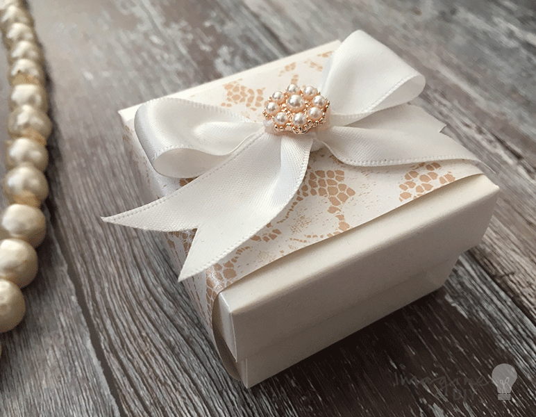 diy_wedding_favour_box_with_lace