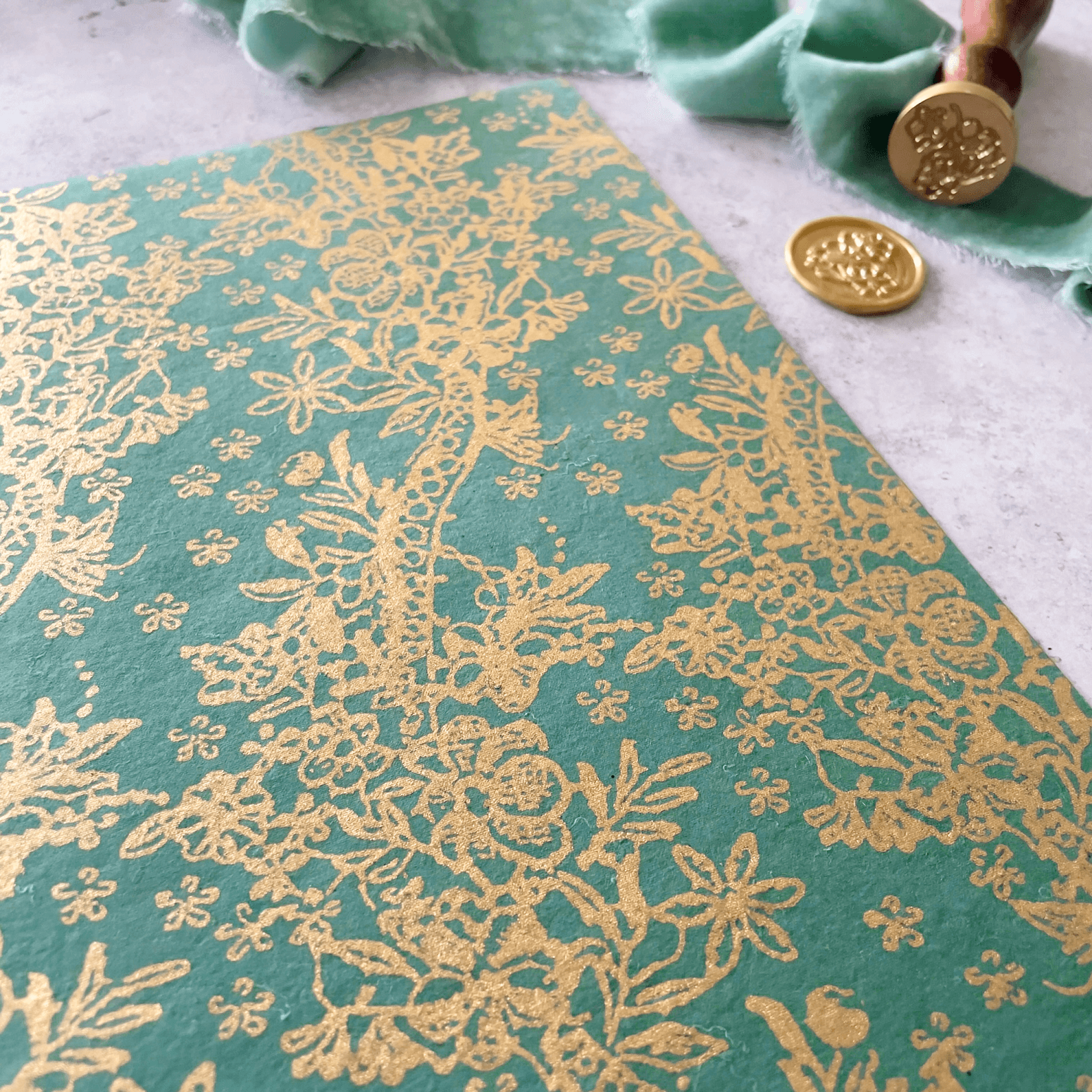 jade-green-and-gold-recycled-decorative-paper