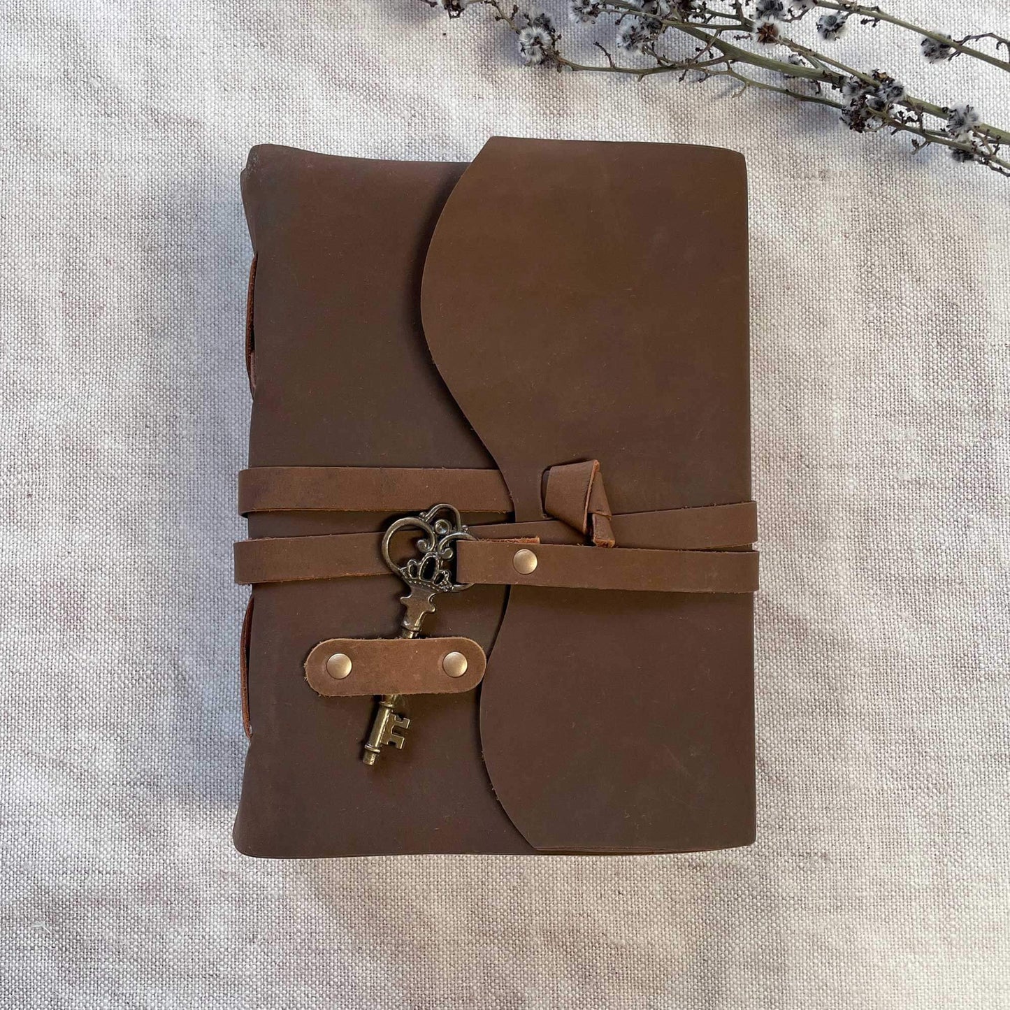 leather-bound-notebook-with-handmade-paper