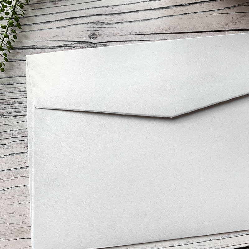 pearlised_white_invitation_envelopes_195mm_135mm