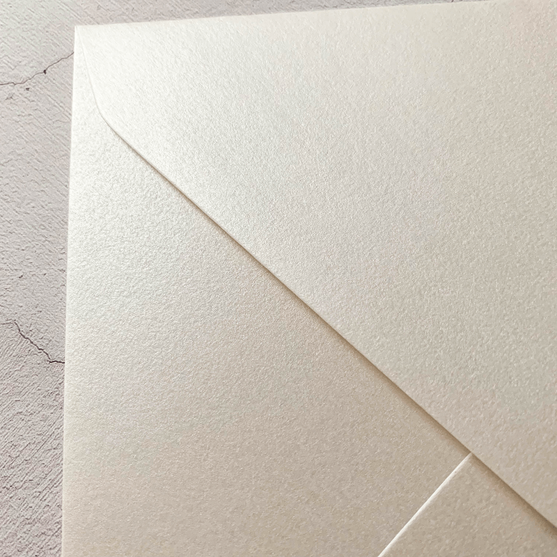 quartz_ivory_square_envelope_155mm