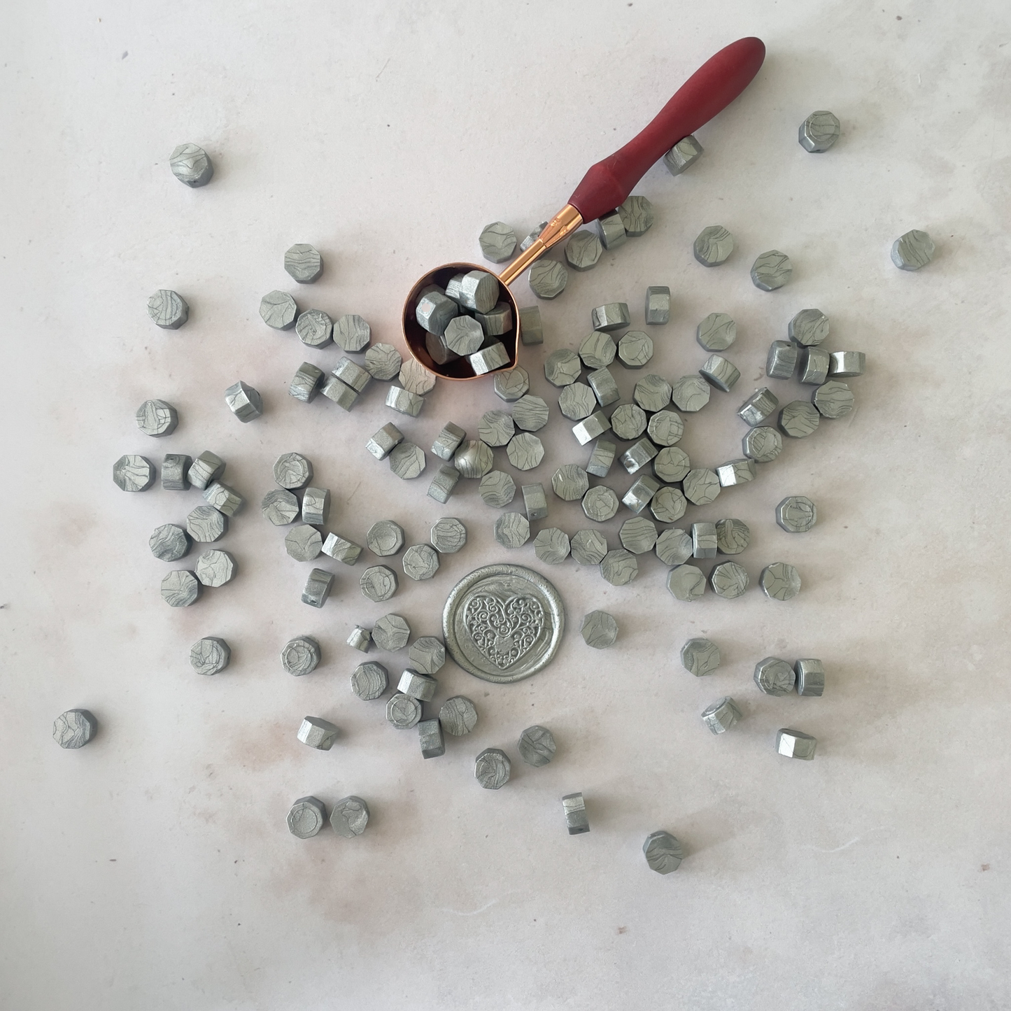 silver-metallic-sealing-wax-beads