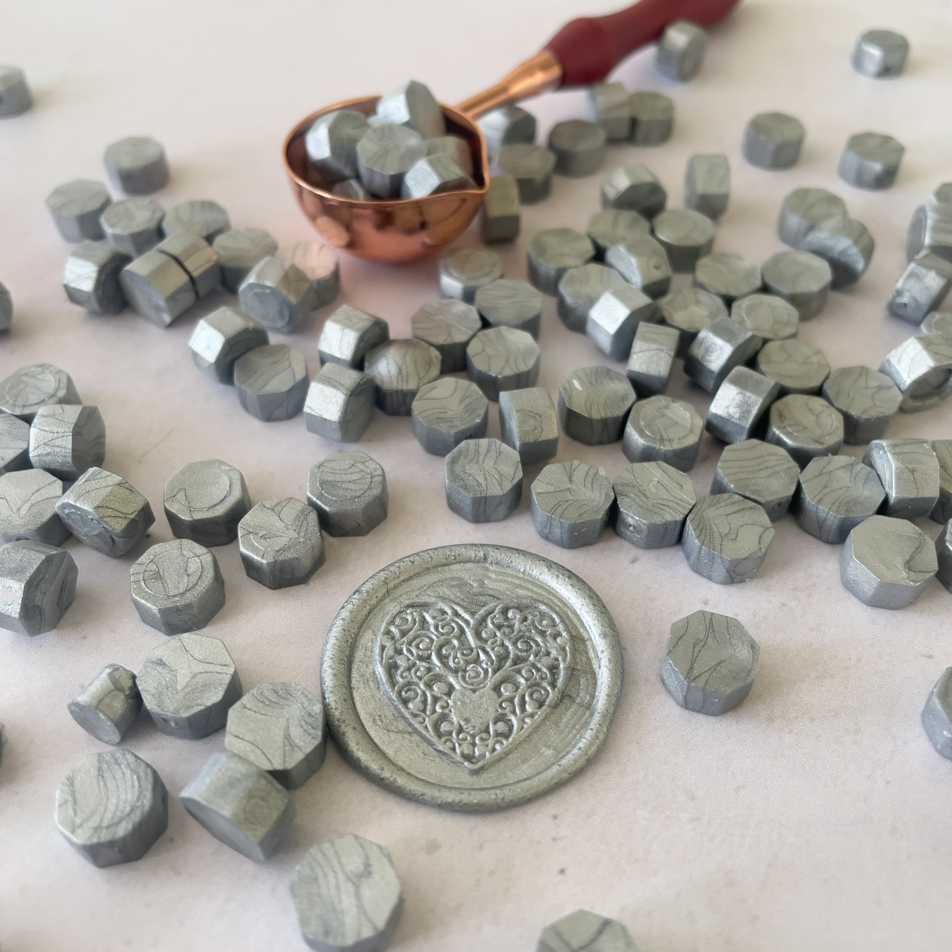 silver-sealing-wax-beads-metallic